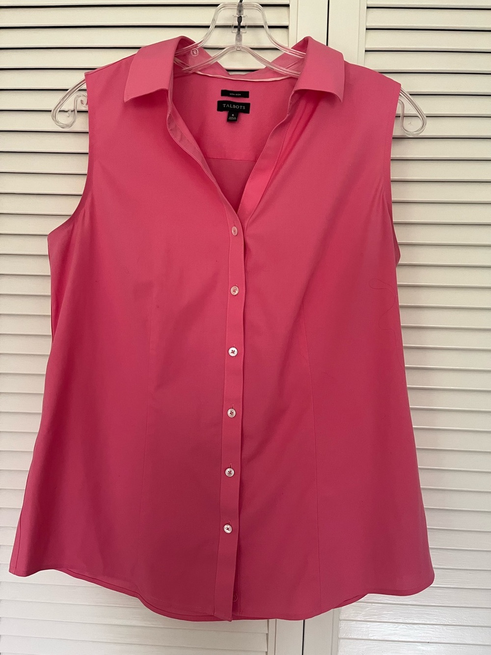 Talbots sleeveless no iron top